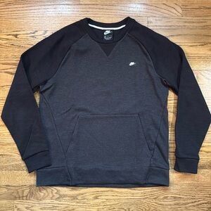 Nike super rare team issue pocket crew Nike Iowa Hawkeyes football medium